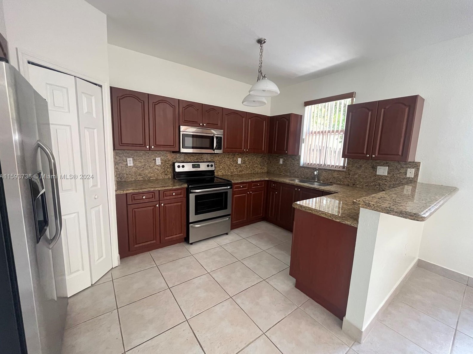 13742 115th Ln, Miami, FL 33186-9084