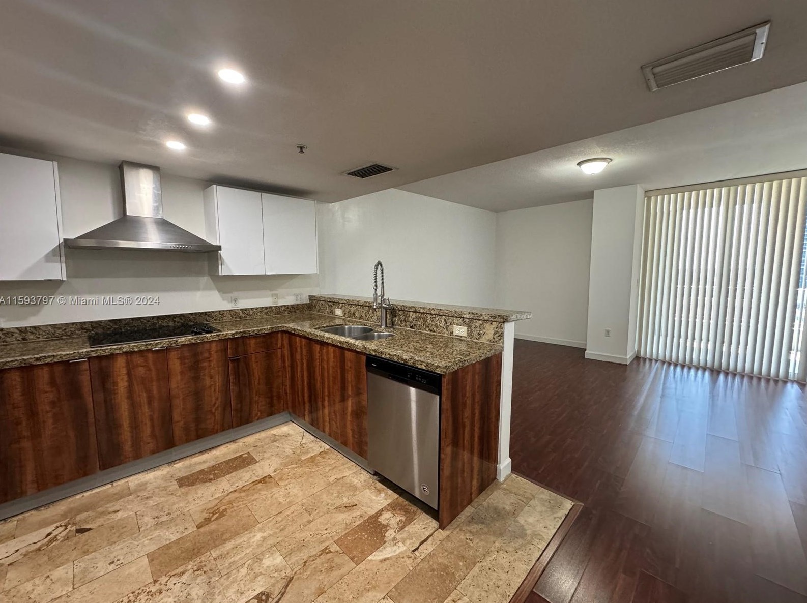 170 Se 14th St #2406, Miami, FL 33131