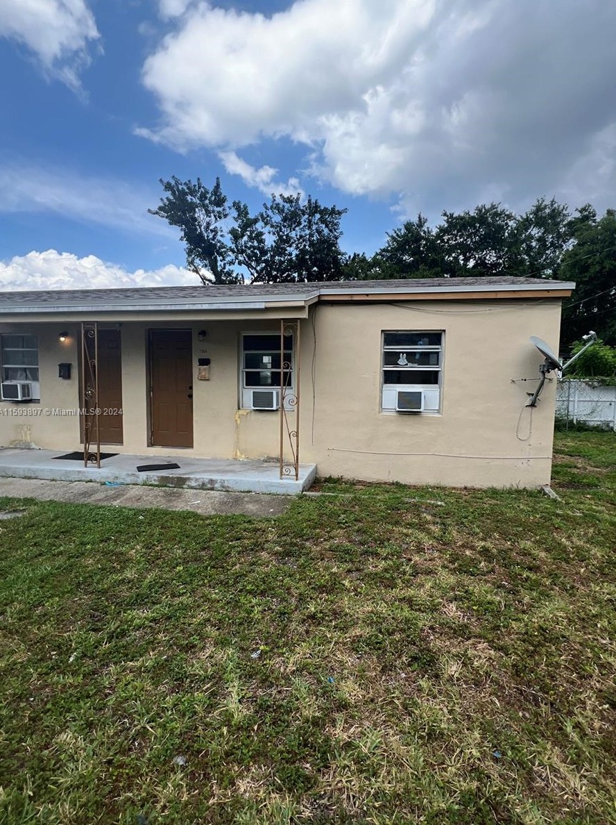 1986 56th St, Miami FL 33142-3052 exterior