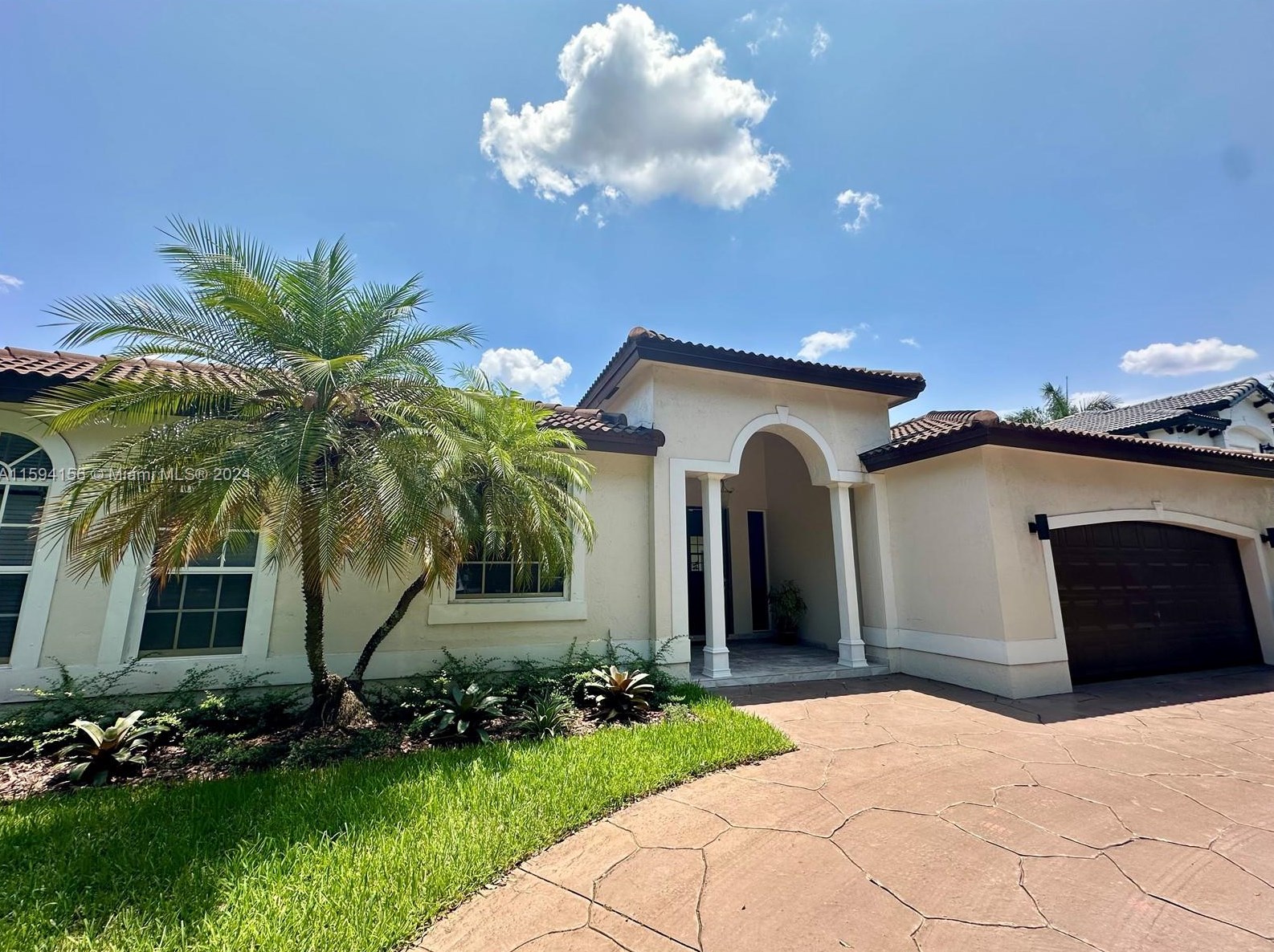 16211 Nw 84th Ct, Hialeah, FL 33016