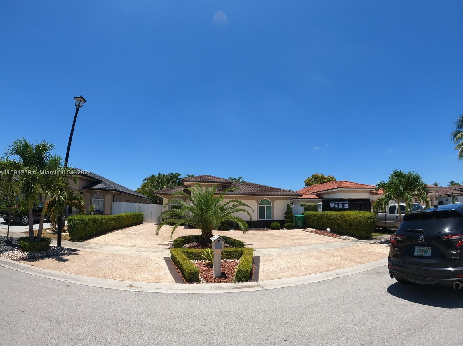 19880 Nw 78th Path, Hialeah, FL 33015