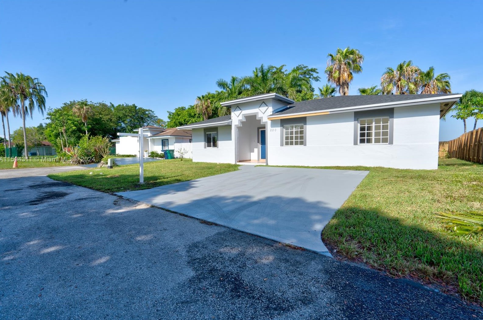 880 9th Plz, Homestead, FL 33034-5517