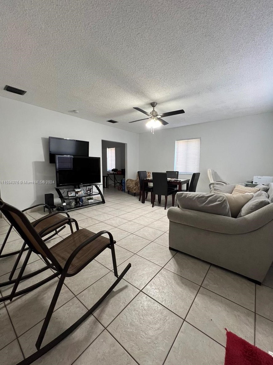 50 28th St, Hialeah FL  33010-1712 exterior