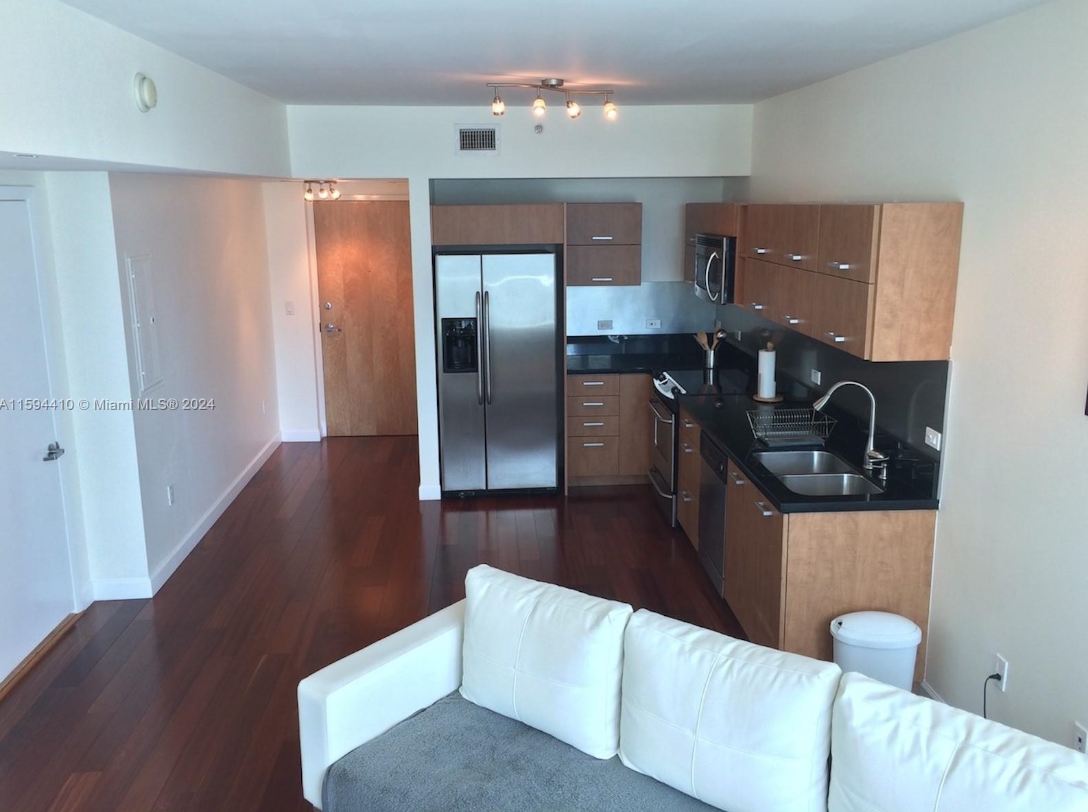 350 S Miami Ave #1512, Miami, FL 33130