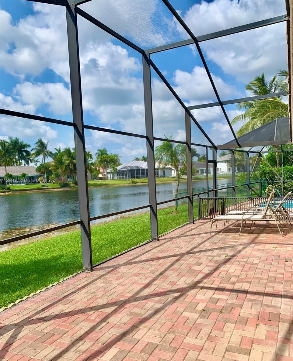 1061 176th Ave, Hollywood, FL 33029-4837