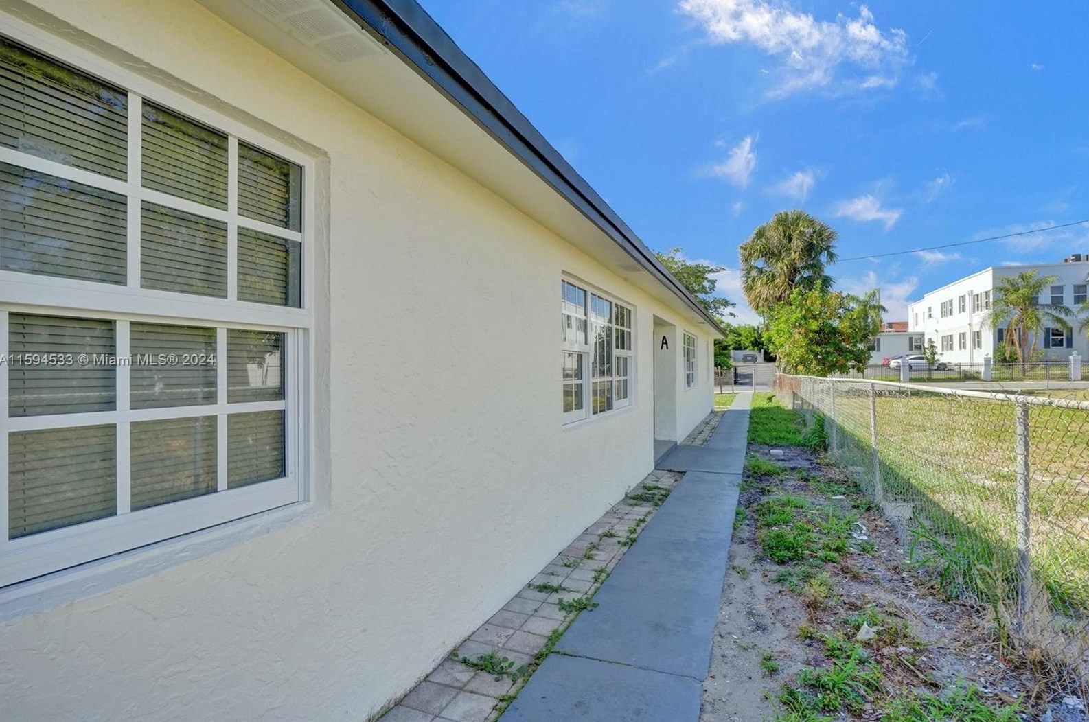 812 13th St, West Palm Beach, FL 33401-2874