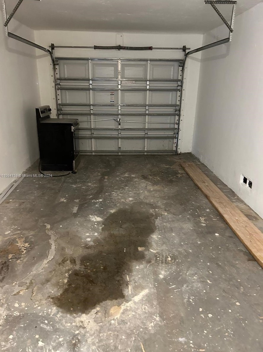 755 142 St, Miami FL 33186-8919 exterior