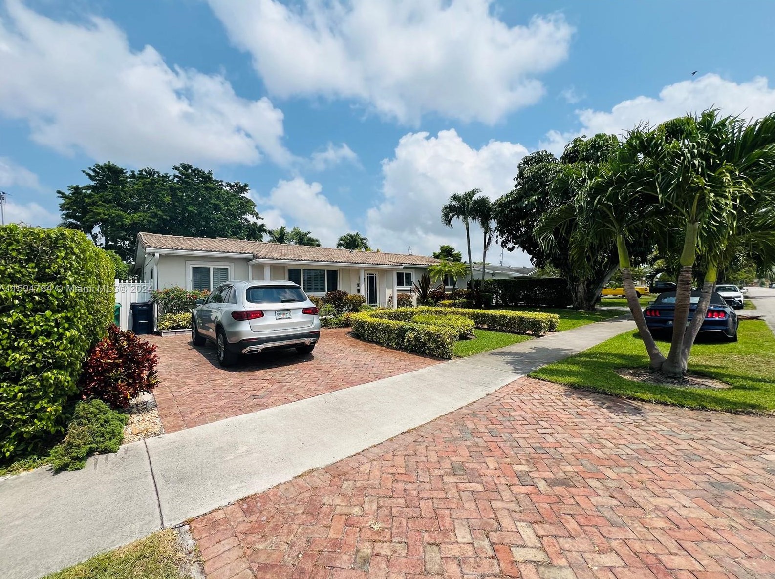 5845 94th Pl, Miami, FL 33173-1539