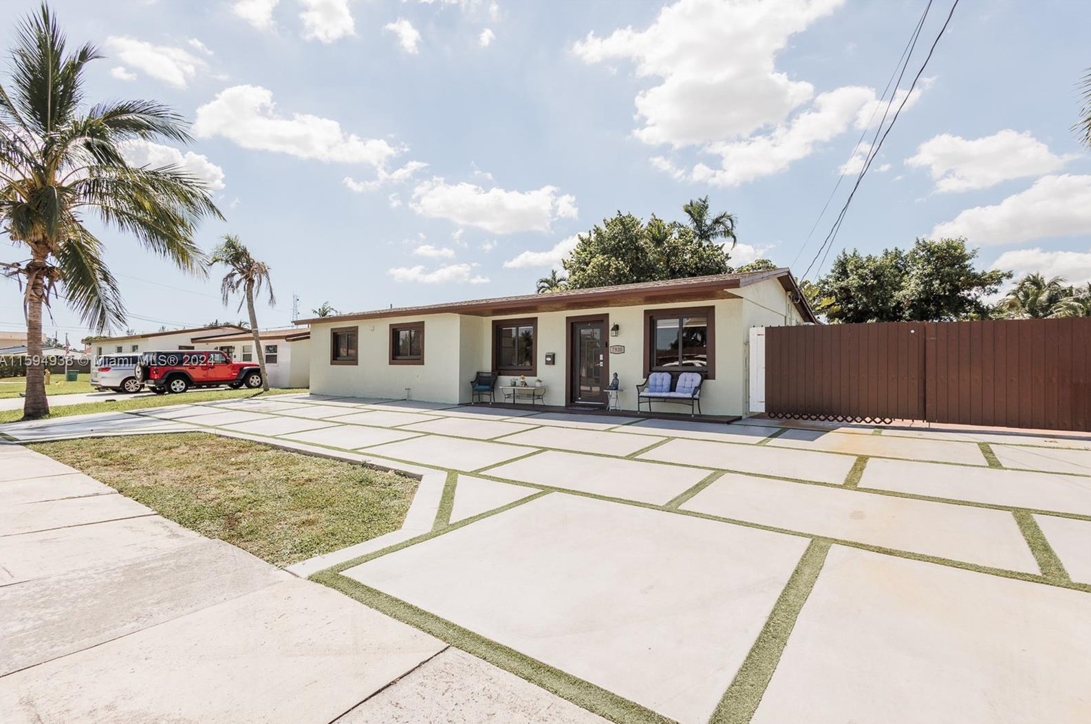 7930 Nw 185th St, Hialeah, FL 33015