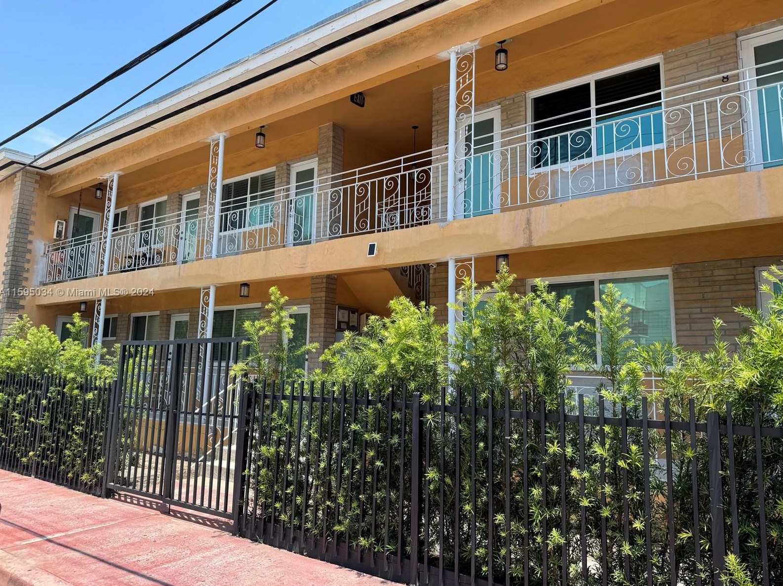 319 80th St #3, Miami, FL 33141