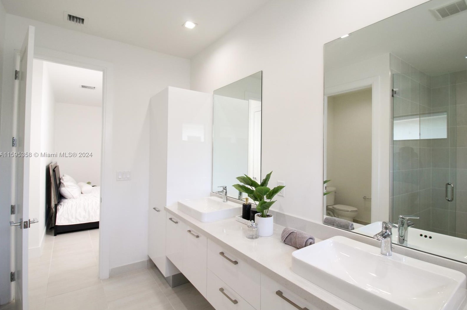 8208 44 Ter, Miami FL 33185 exterior