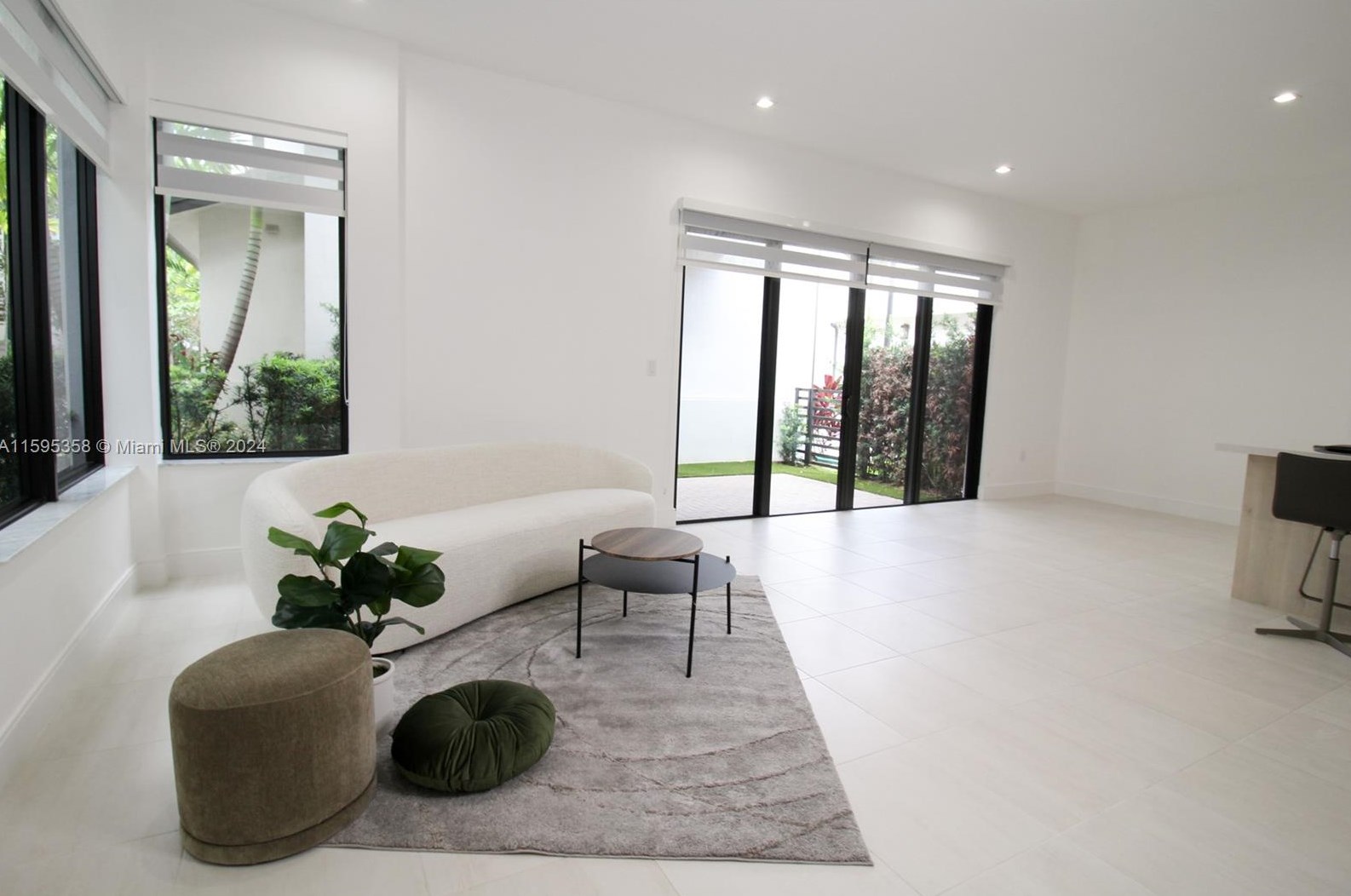 8208 44 Ter, Miami FL 33185 exterior