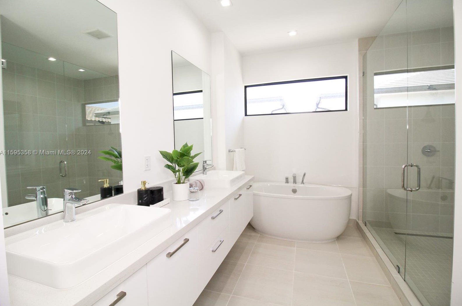 8208 44 Ter, Miami FL 33185 exterior