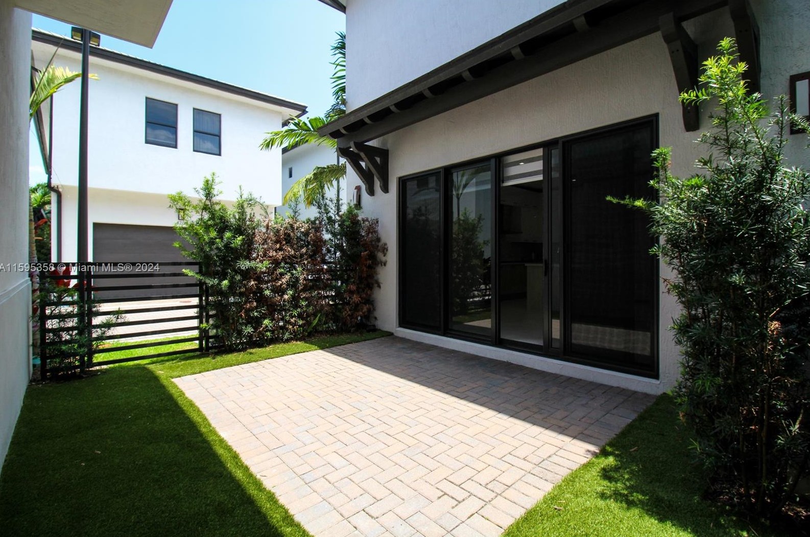 8208 44 Ter, Miami FL 33185 exterior