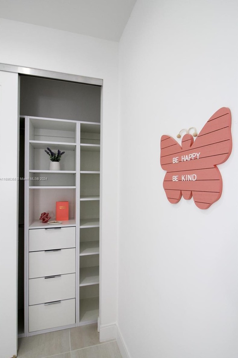 8208 44 Ter, Miami FL 33185 exterior