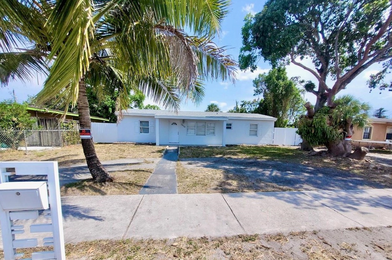 2850 164th Ter, Miami, FL 33054-6432