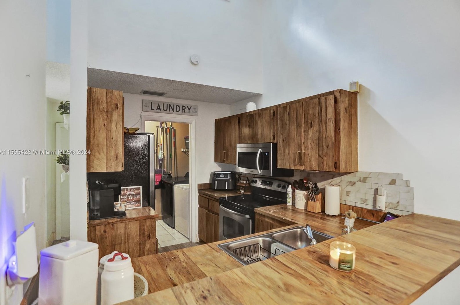 3621 68th Ln, Hollywood, FL 33023-6614
