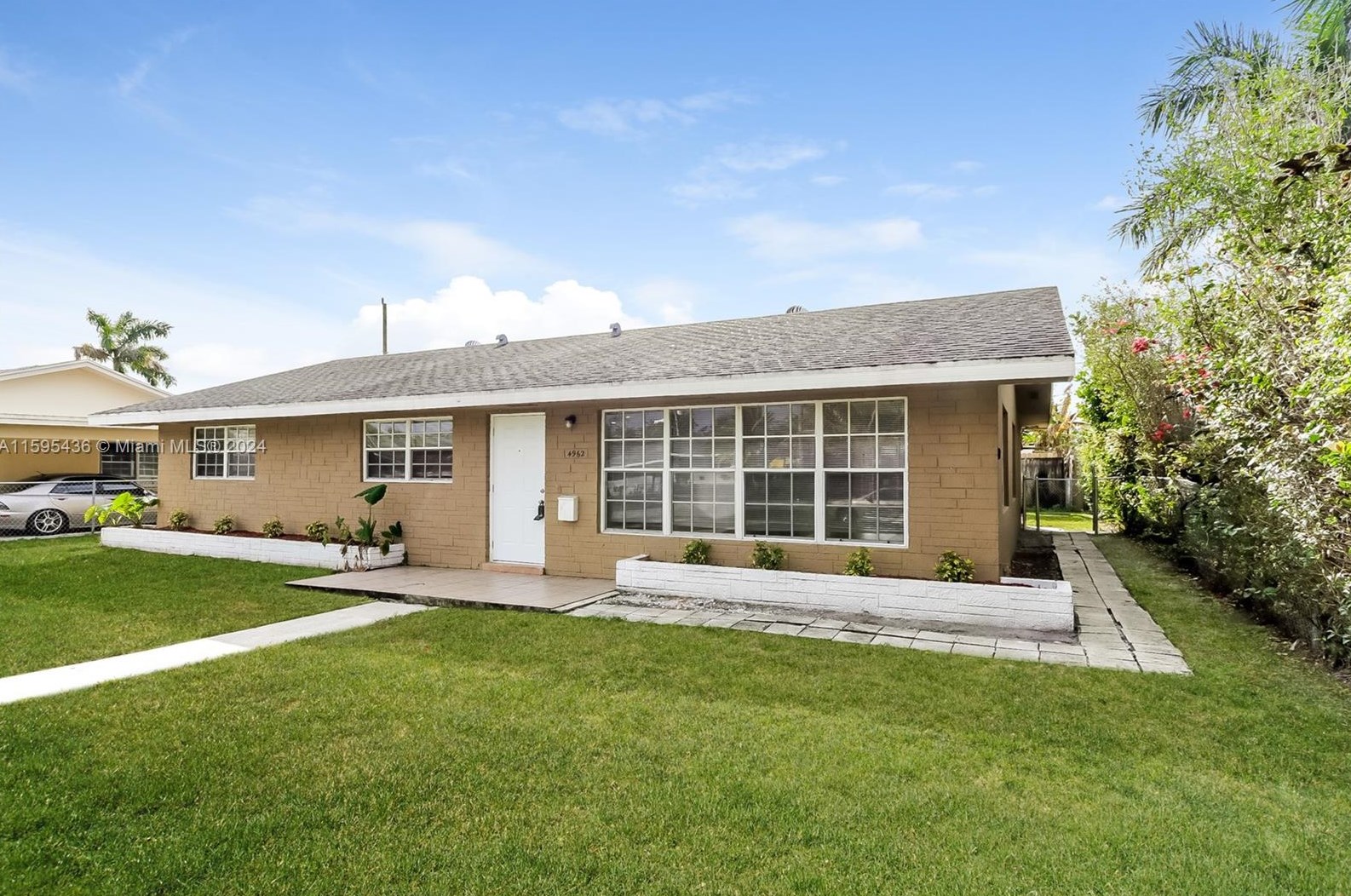 4962 Pineaire Ln, West Palm Beach, FL 33417