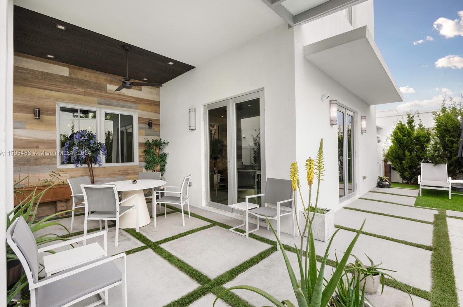 8249 33rd Ter, Miami, FL 33122-3317