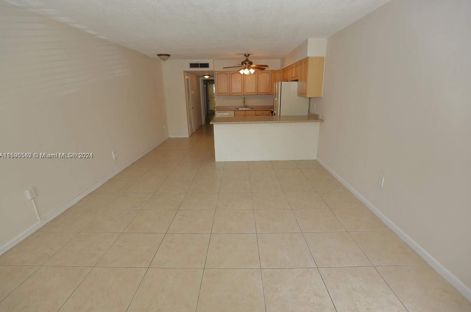 1120 102nd St #6, Miami, FL 33154