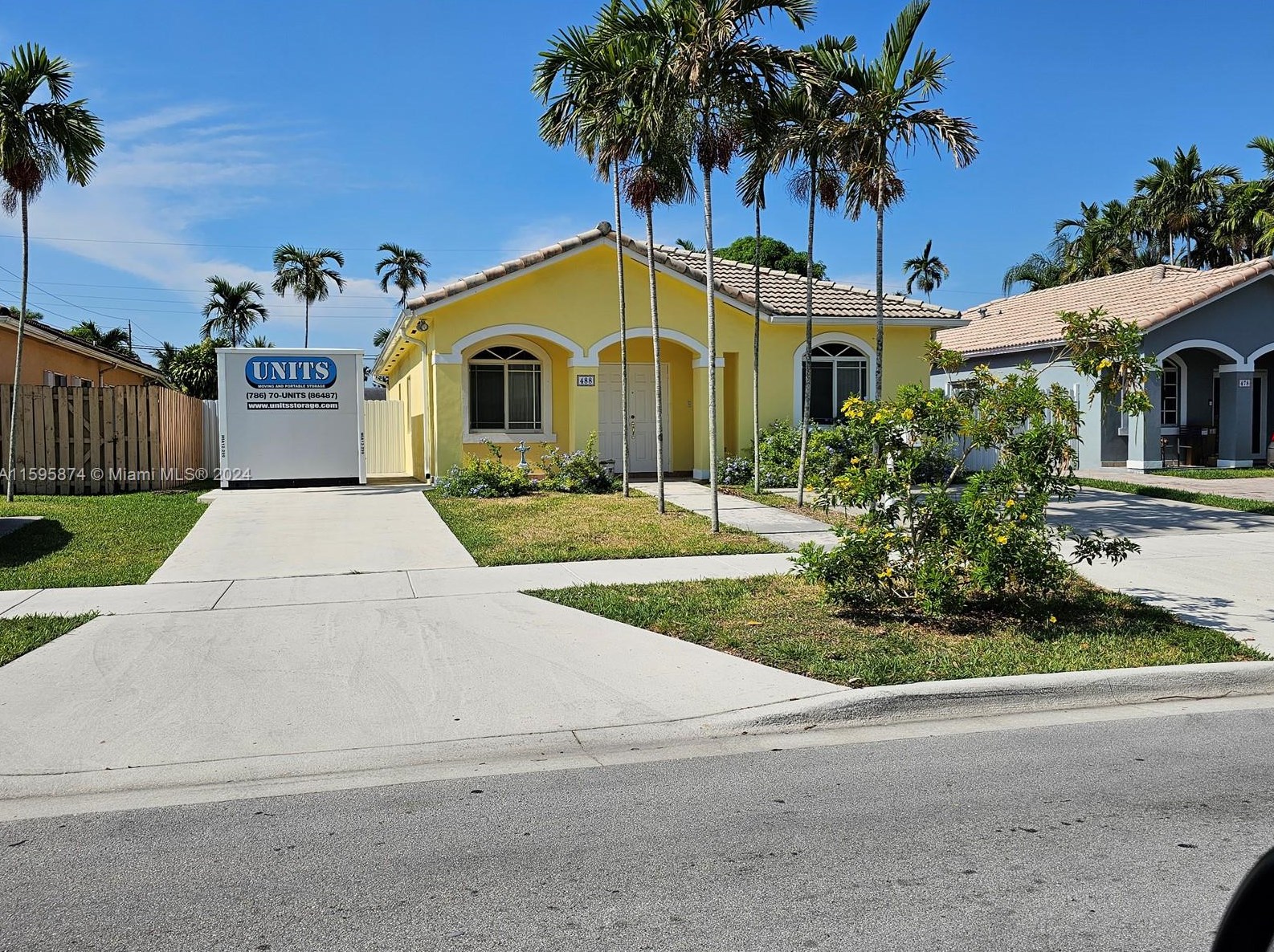 488 4th St, Hialeah, FL 33010-5316