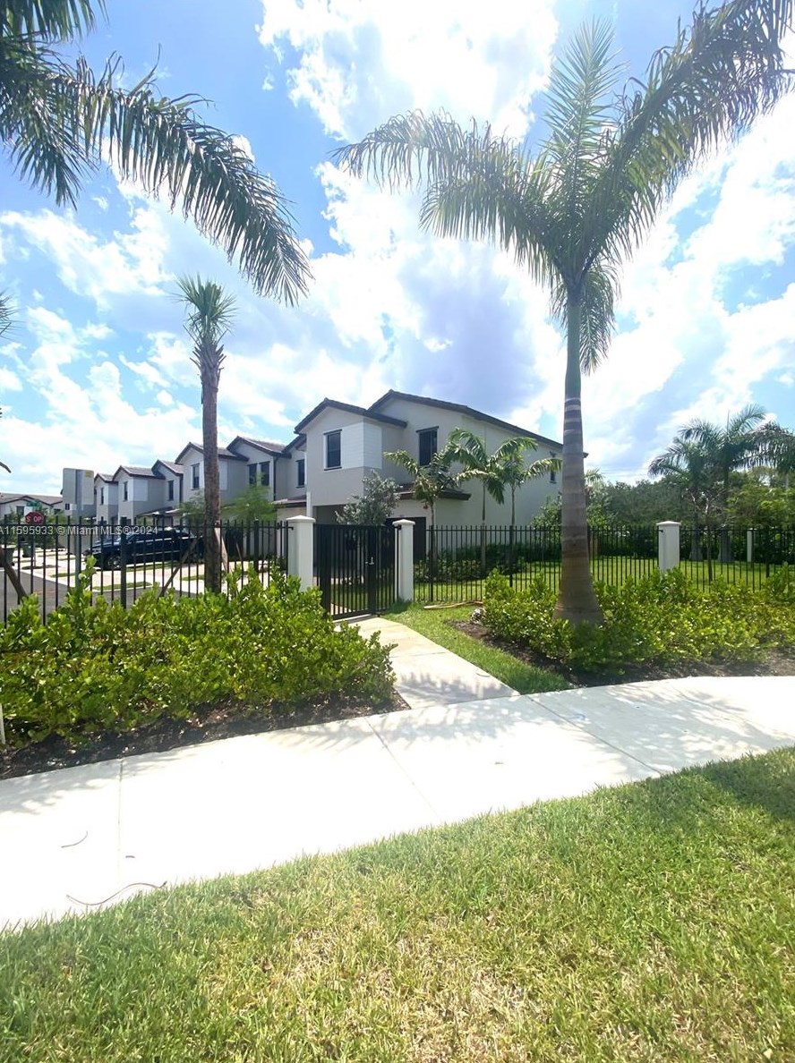 242 Sw 159th Ln #., Hollywood, FL 33027
