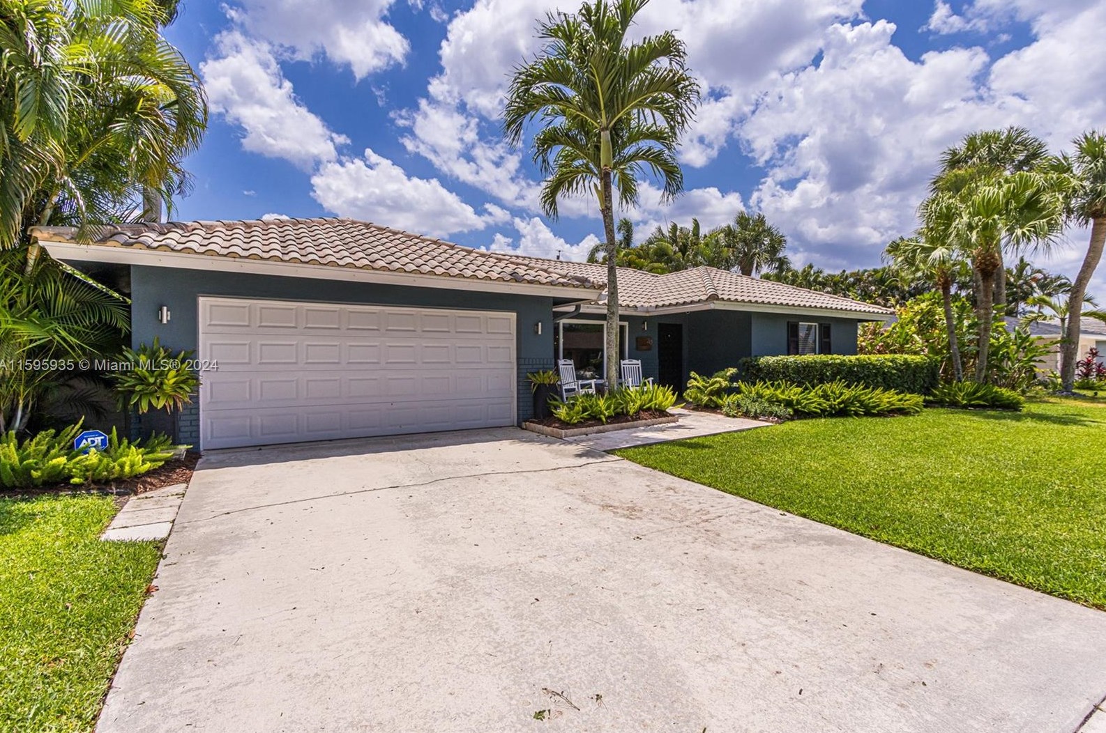 20 Burning Tree Ln, Boca Raton, FL 33431-3918