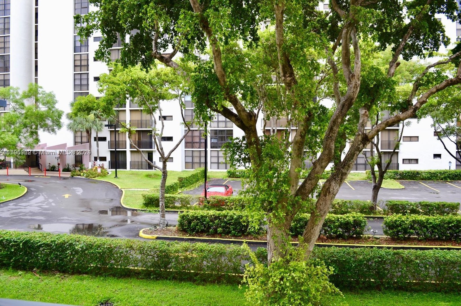 16919 Bay Rd, Miami FL 33160-4253 exterior