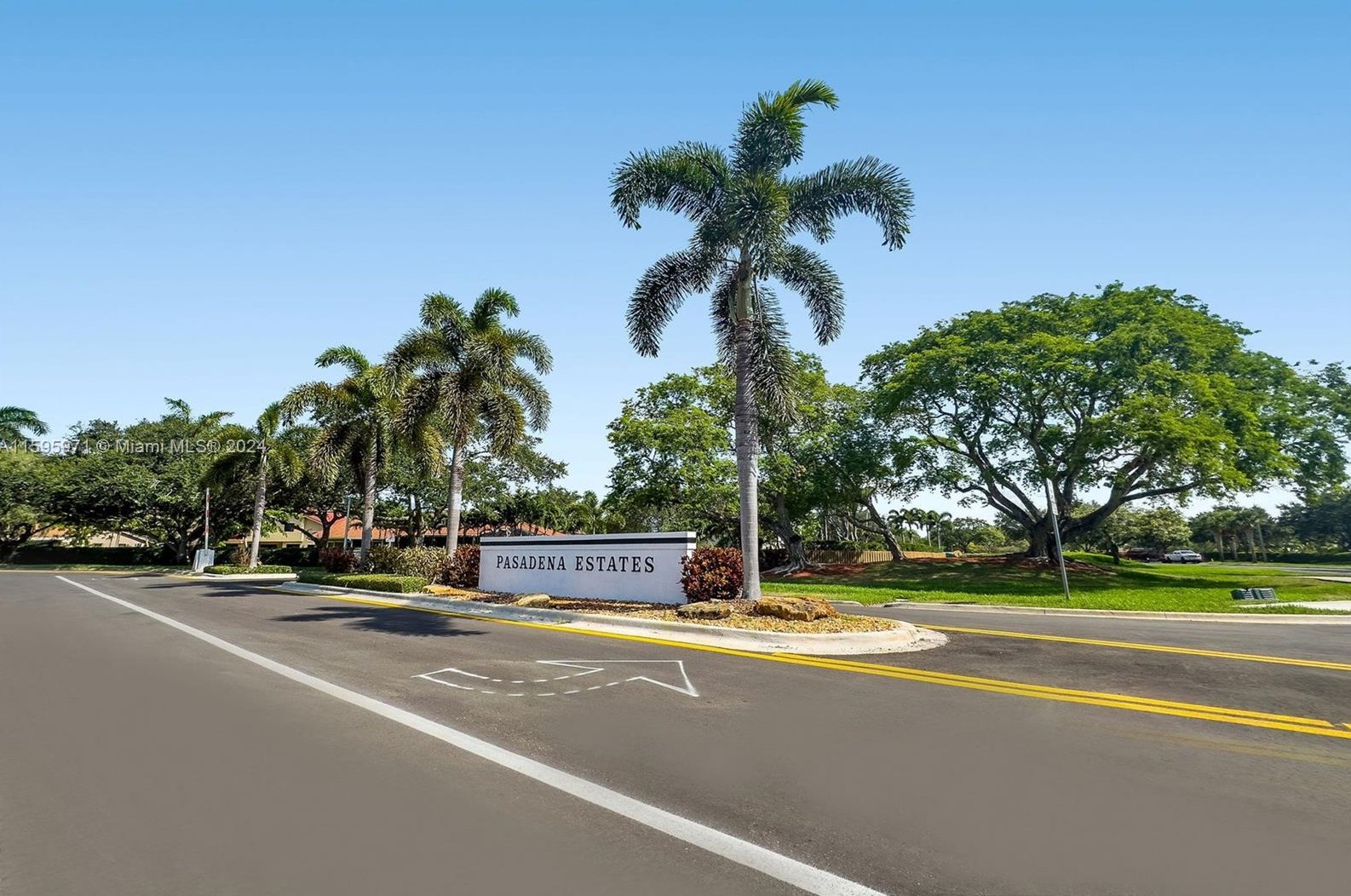 20321 2nd St, Hollywood, FL 33029-3405