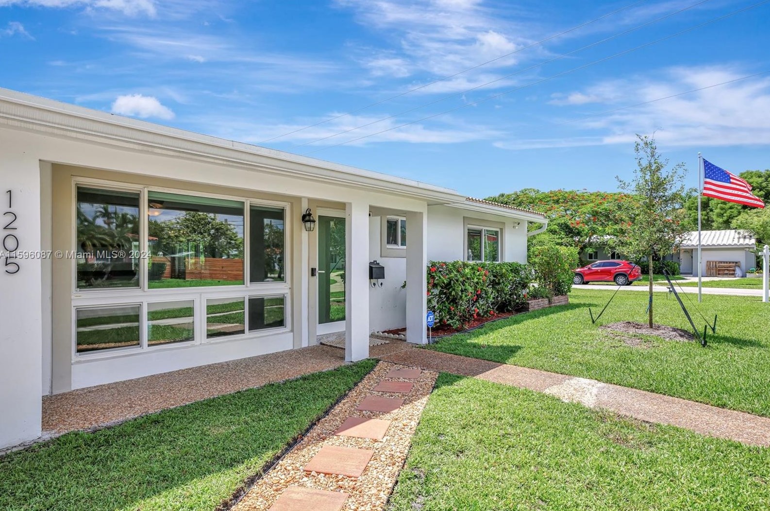 1205 N 15th Ave, Hollywood, FL 33020