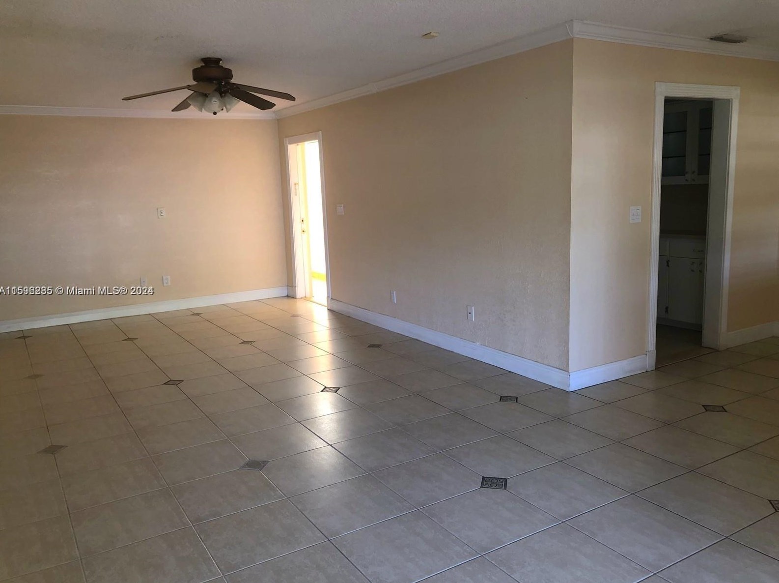 7344 Stardust Dr, Hialeah, FL 33015-2231