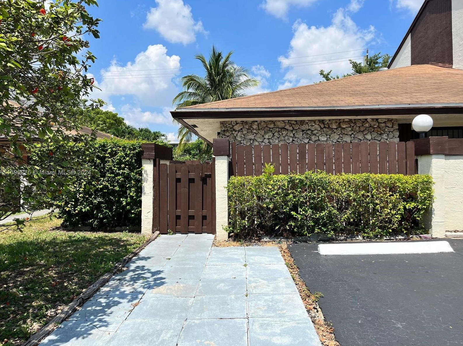 20030 2nd Ct, Miami, FL 33179-2937