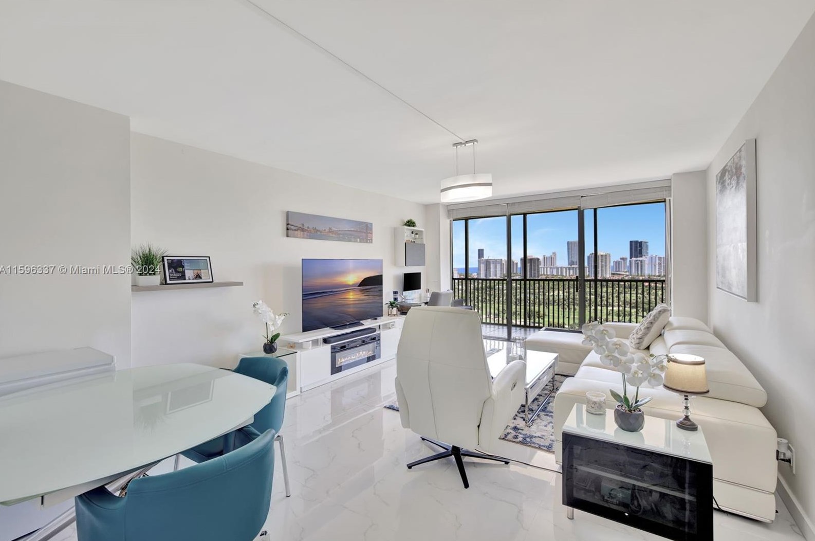 20301 W Country Club Dr #2227, Miami, FL 33180