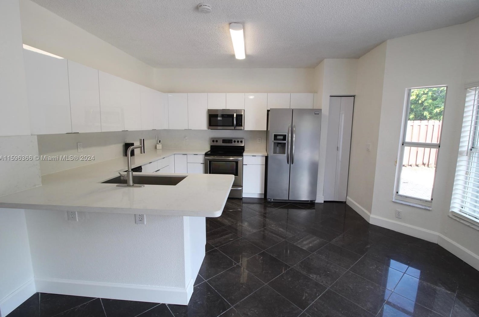 11264 58th Ter, Miami FL  33178-2825 exterior