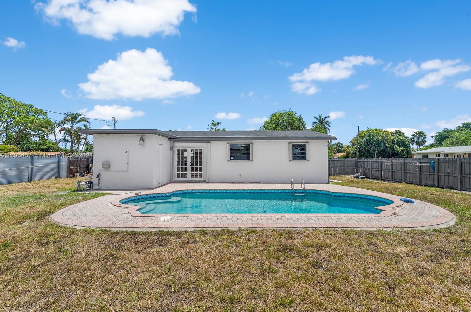 600 65 Ter, Hollywood FL  33024-7607 exterior