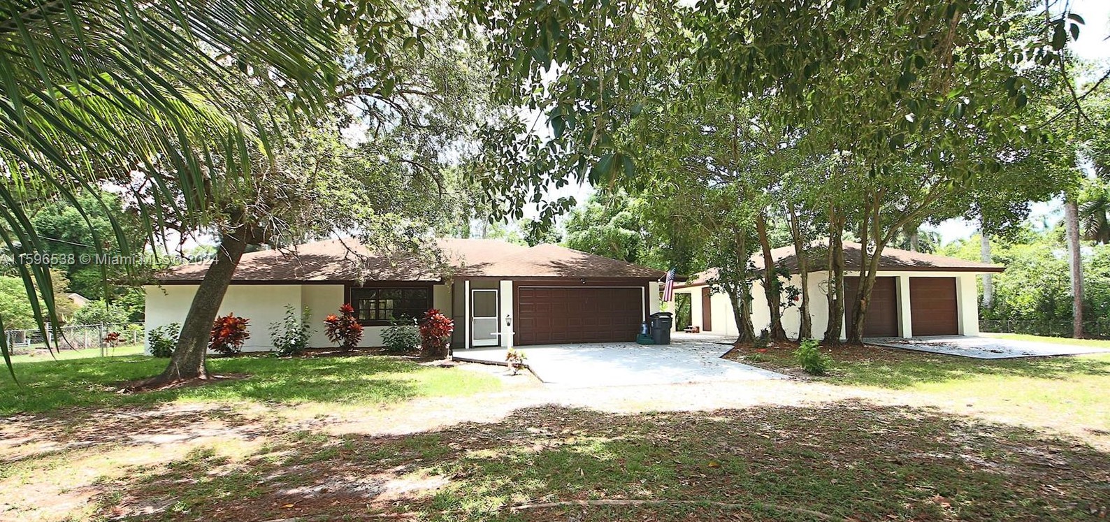 16282 E Lancashire Dr, Town of Loxahatchee Groves, FL 33470