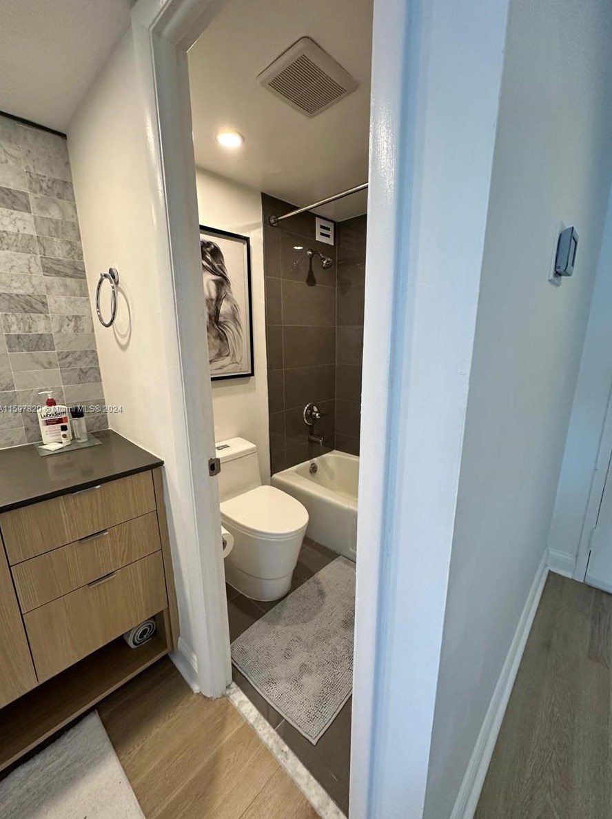 11111 Biscayne Blvd #11a, Miami, FL