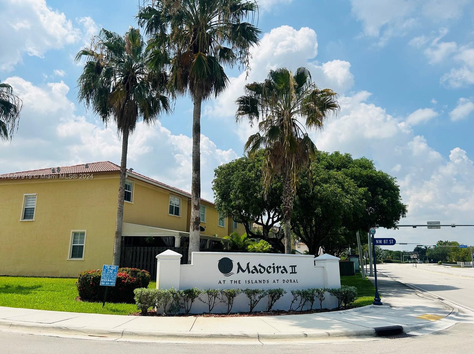 10963 87th Ln, Miami, FL 33178-1482