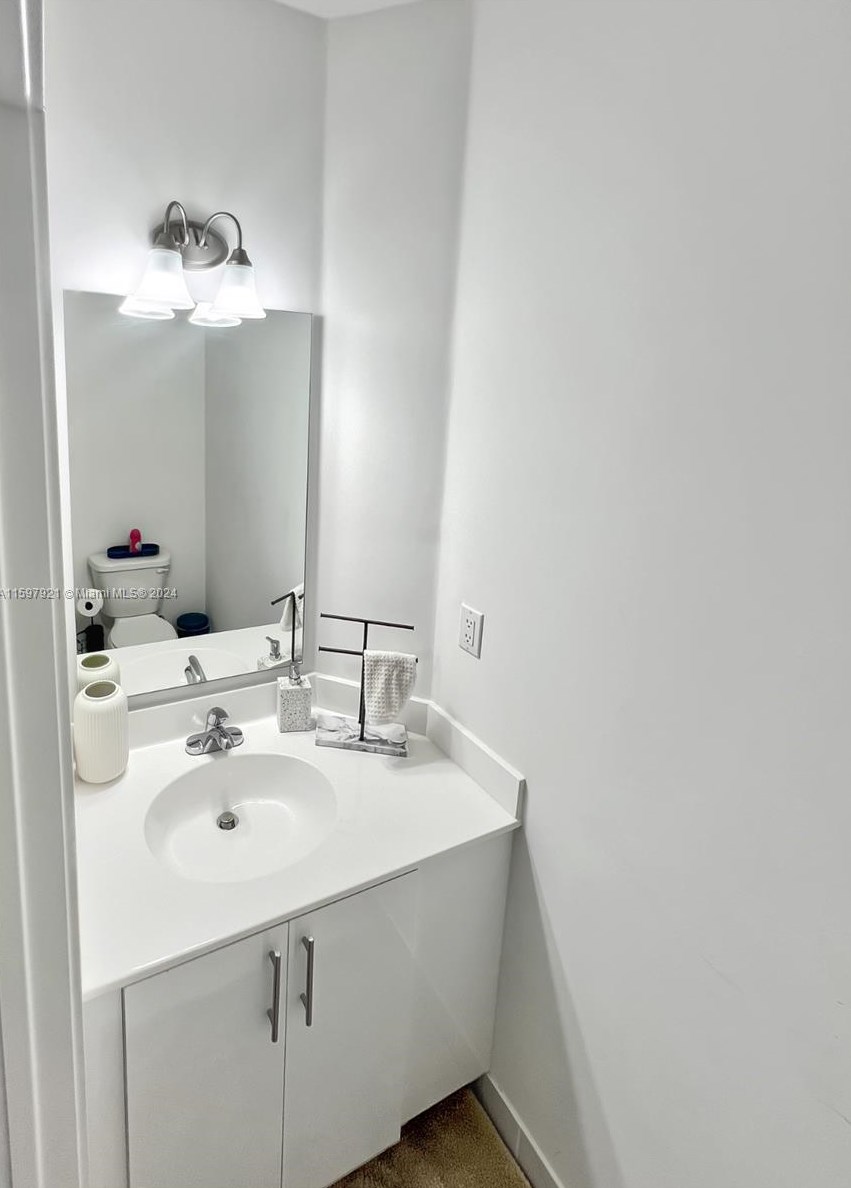 15560 Sw 136th St #202, Miami, FL 33196