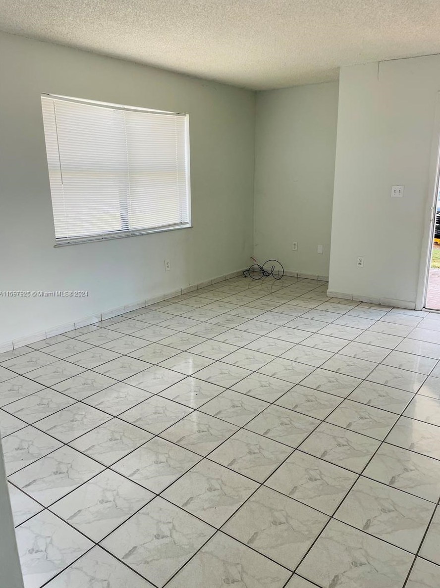 14829 Sw 80th St # 102-3, Miami, FL