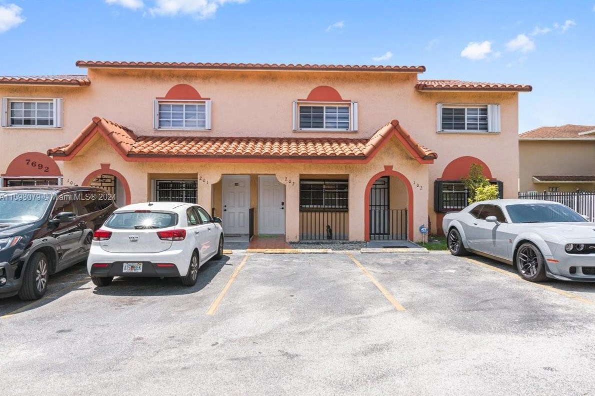 7692 W 29th Ln #202-45, Hialeah, FL 33018