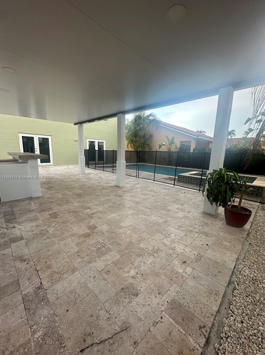 15543 137 Pl, Miami FL 33177-6417 exterior