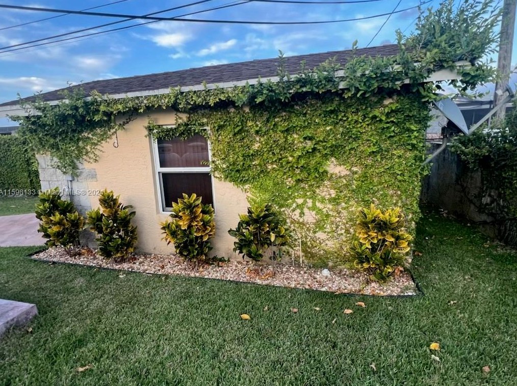 15025 Monroe St, Miami, FL 33176-7636