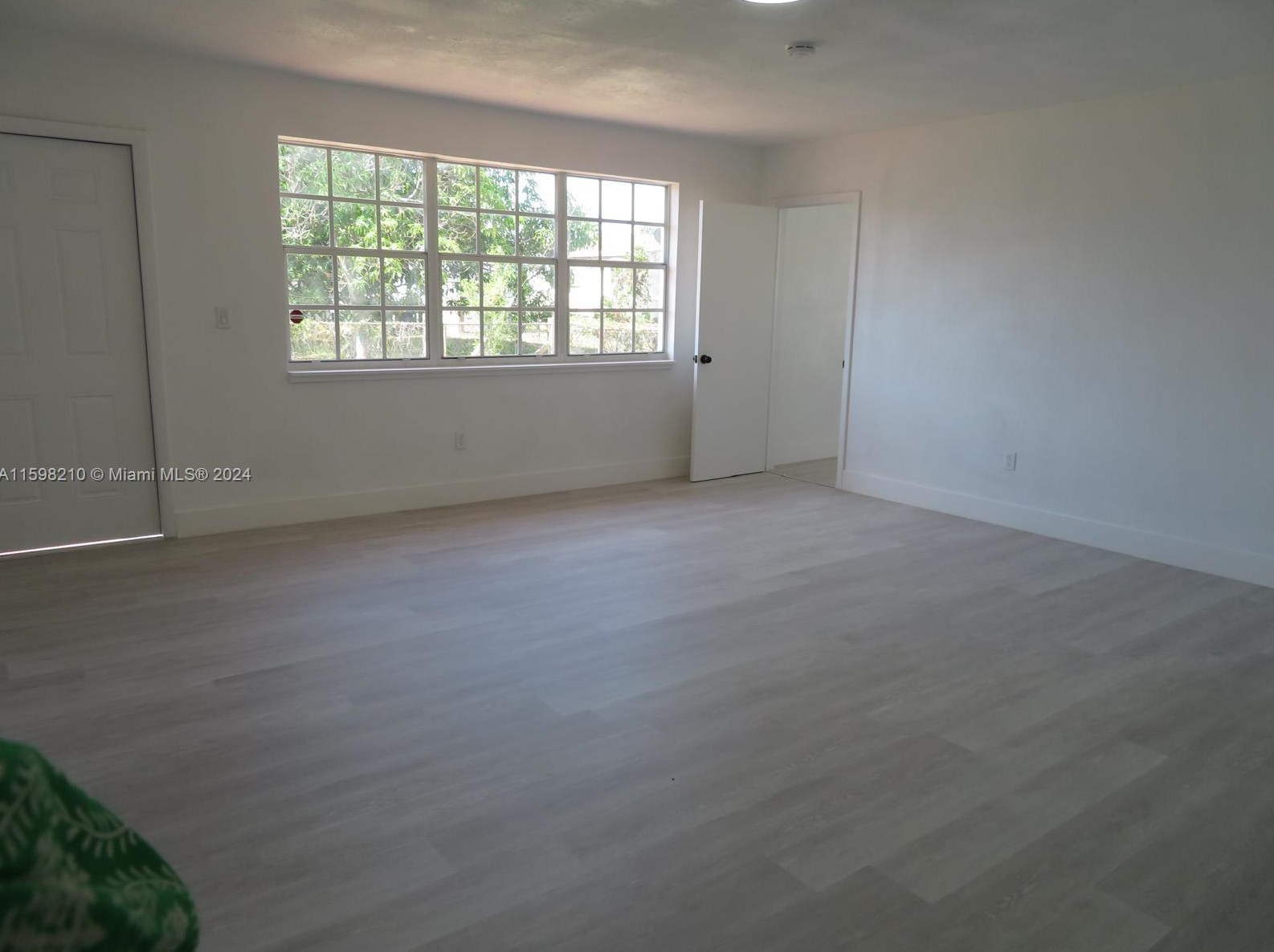 3200 211th St, Miami FL  33056-1004 exterior