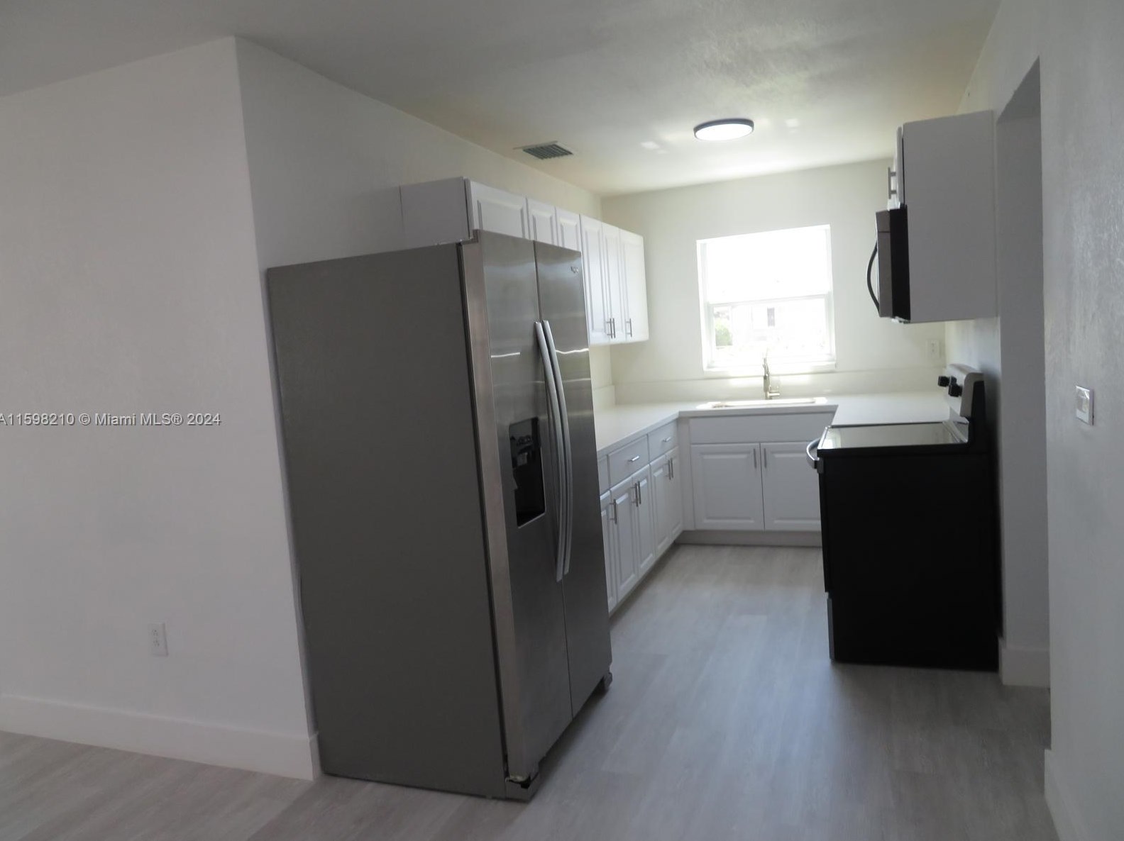 3200 211th St, Miami FL  33056-1004 exterior