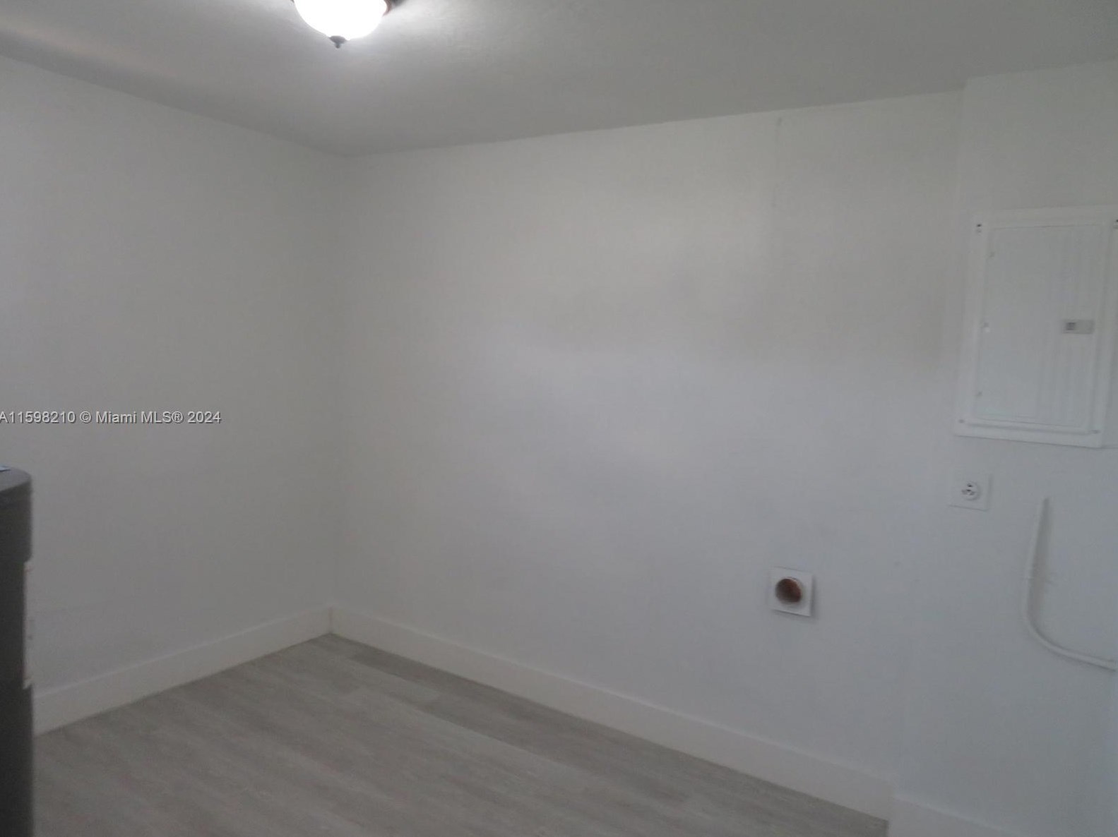 3200 211th St, Miami FL  33056-1004 exterior