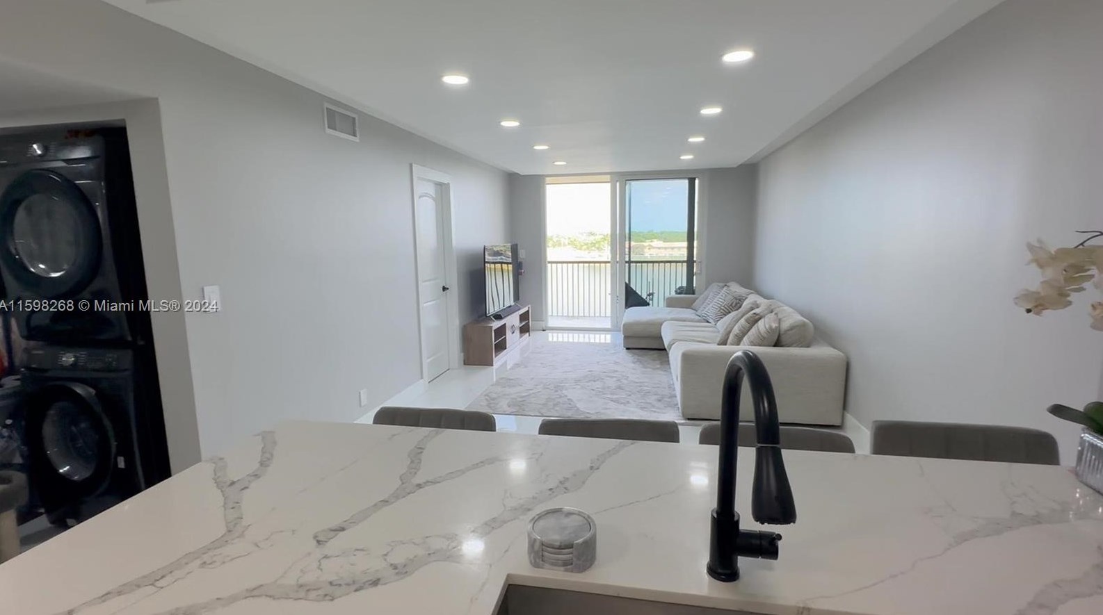 8710 Sherman Cir, Hollywood, FL 33025-2045