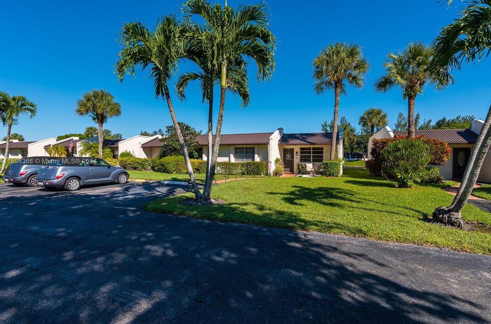 449 Golden River Dr, West Palm Beach, FL 33411-2427