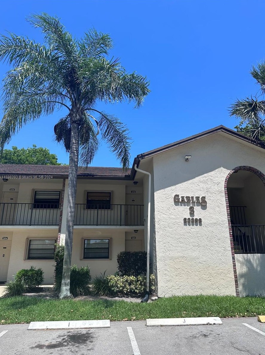 23398 57th Ave, Boca Raton, FL 33428-7707