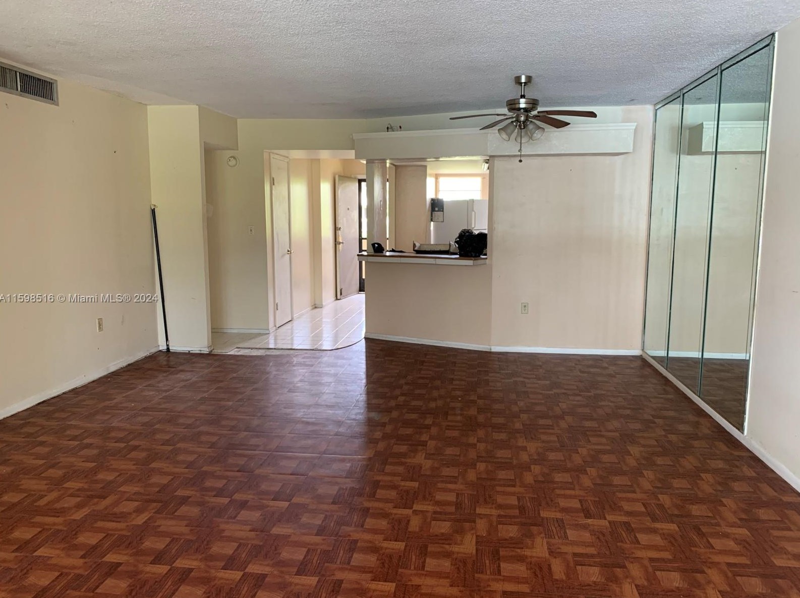 1670 Ne 191st St #212-3, Miami, FL 33179